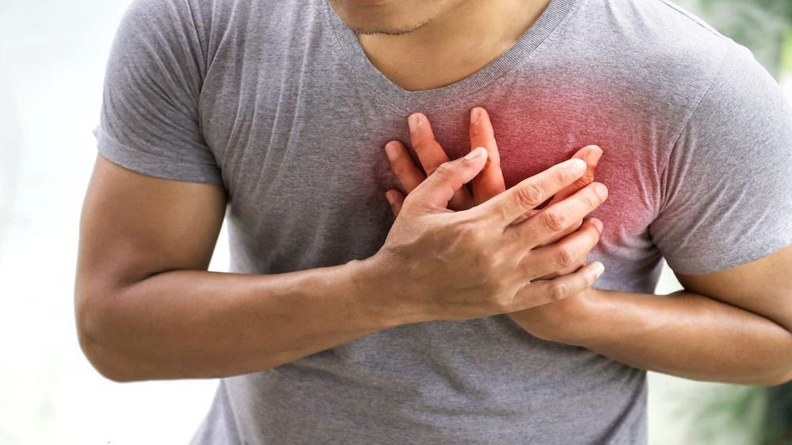 Cardiac Arrest: एक सेकंड की देरी बन सकती है मौत की वजह! जानें कार्डियक अरेस्ट के 8 खतरनाक लक्षण