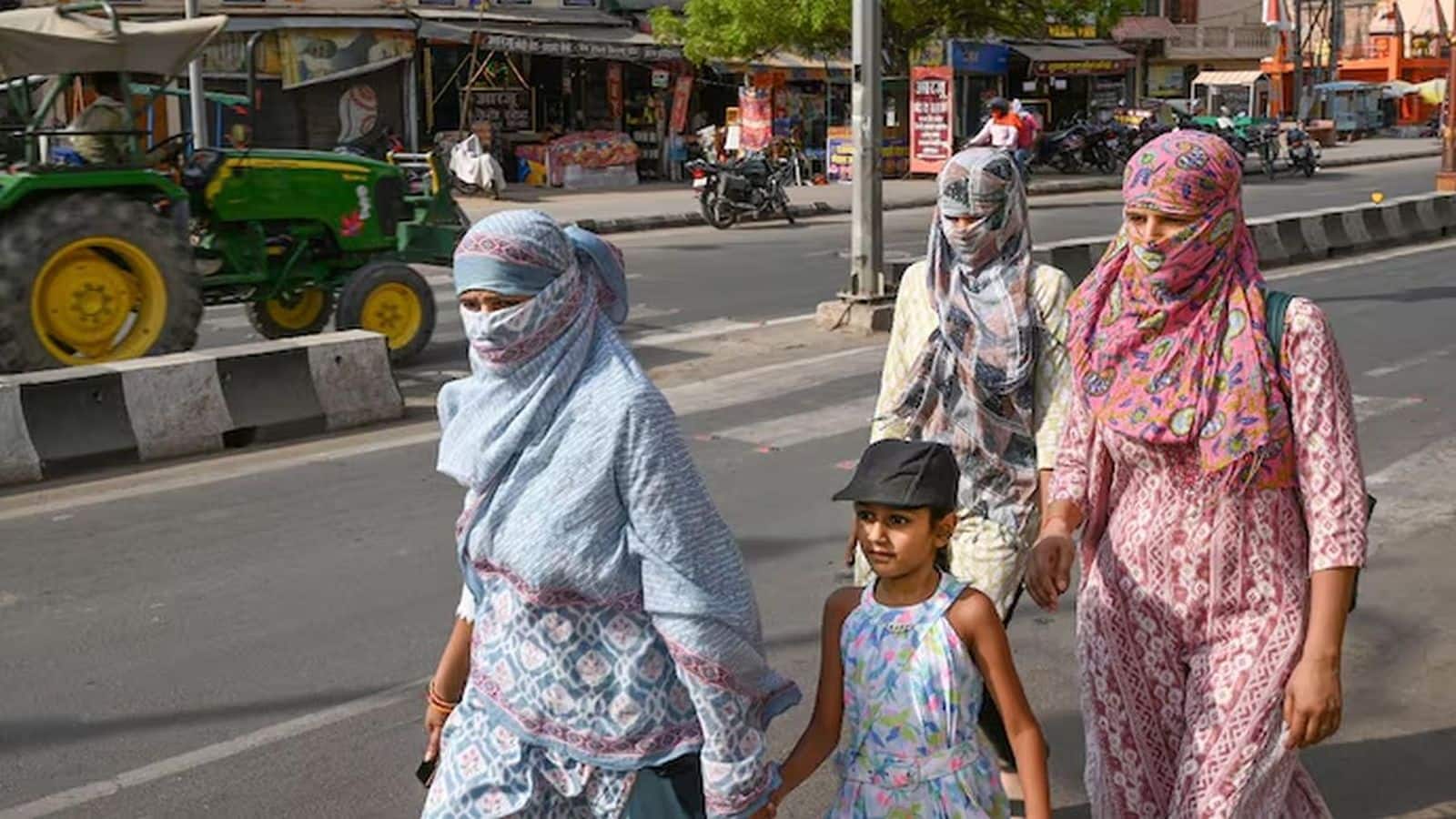Weather Updates: पूर्वोत्तर में होगी झमाझम बारिश, दिल्ली, राजस्थान, बिहार समेत कई राज्यों में सूरज उगलेगा आग
