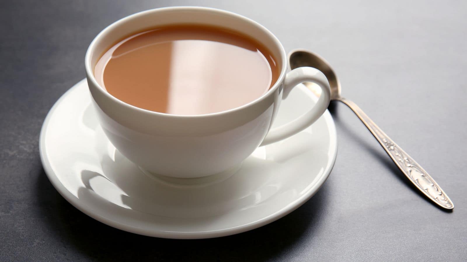 Tea: सुबह की चाय बन सकती है जहर, पेट फूलना और गैस की हो सकती है समस्या Tea: सुबह की चाय बन सकती है जहर, पेट फूलना और गैस की हो सकती है समस्या