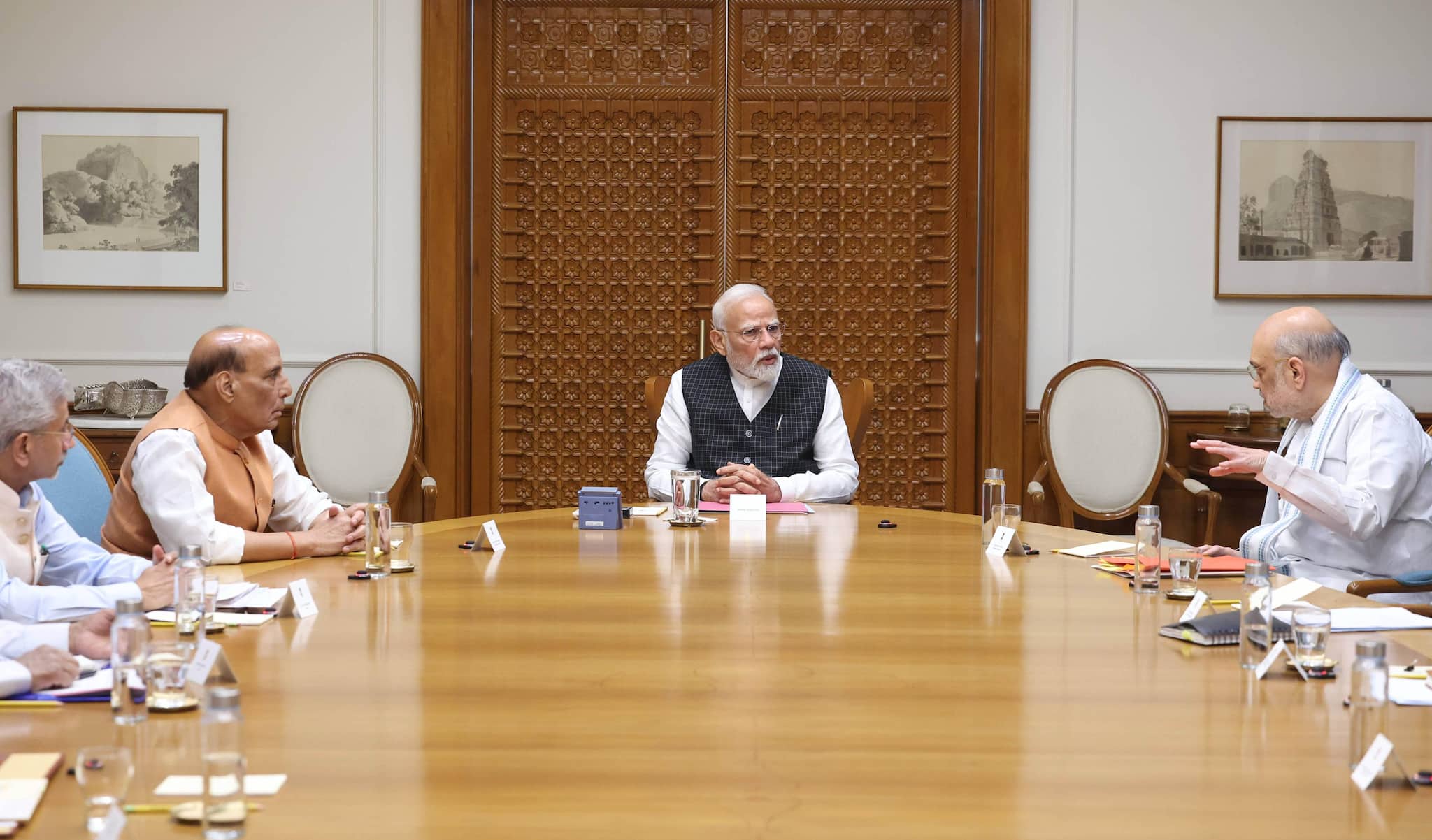 Pahalgam Terror Attack Live: पहलगाम आतंकी हमले के बाद पीएम मोदी अपनी सऊदी की यात्रा बीच में छोड़कर लौटे हैं
