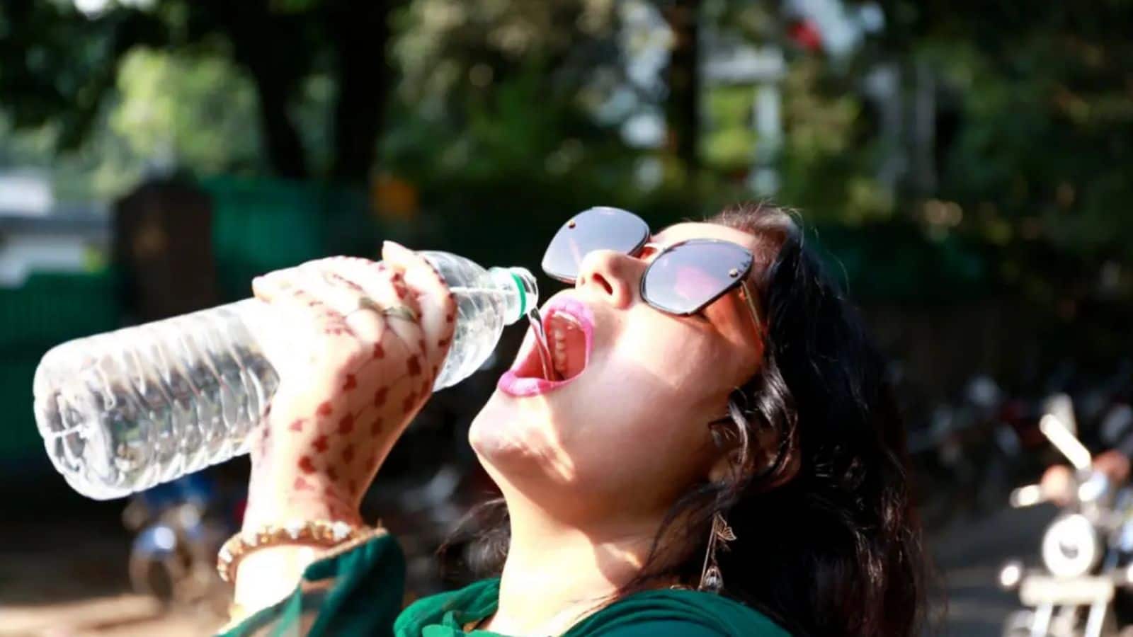 Mumbai Weather Forecast: बारिश के बाद उमस और गर्मी ने मुंबई को अप्रैल में ही किया बेहाल, IMD ने जारी किया येलो अलर्ट, अभी और चढ़ेगा पारा