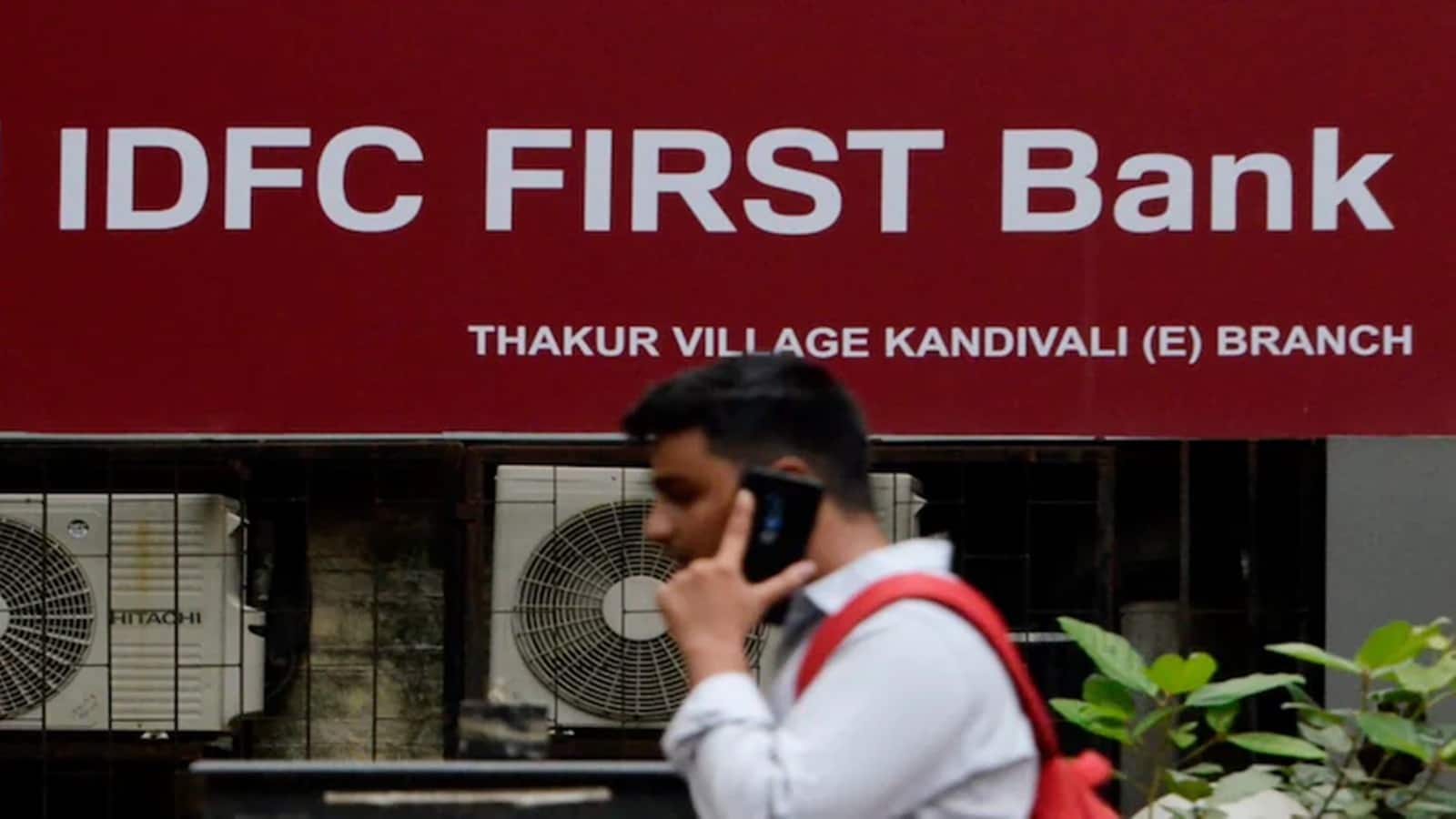 IDFC First Bank पर RBI का डंडा, इस मामले में ठोक दिया जुर्माना IDFC First Bank पर RBI का डंडा, इस मामले में ठोक दिया जुर्माना
