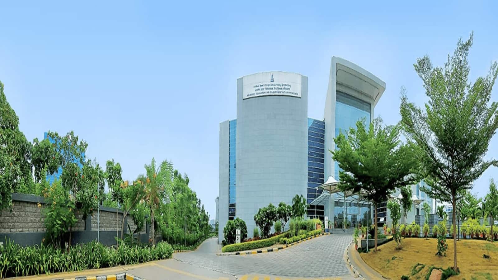 शुरु हो गई IRDA के अगले चीफ की खोज, ये दिग्गज हैं रेस में, अभी कौन है चेयरमैन? शुरु हो गई IRDA के अगले चीफ की खोज, ये दिग्गज हैं रेस में, अभी कौन है चेयरमैन?