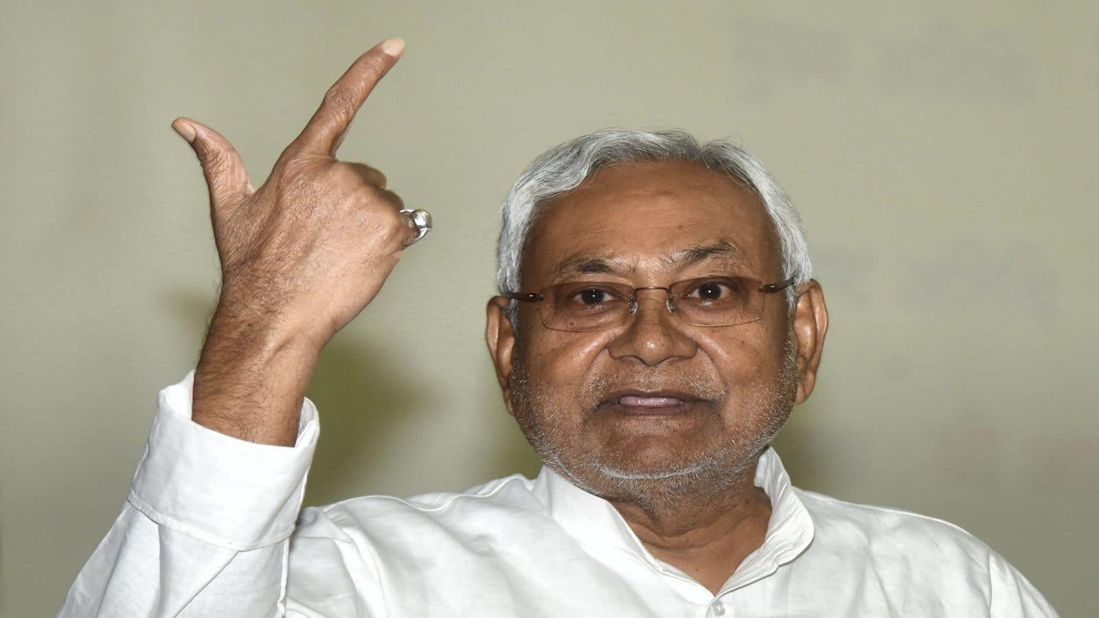 पांच साल में एक करोड़ लोगों को नौकरियां! बिहार चुनाव से पहले नीतीश सरकार के बड़ा ऐलान