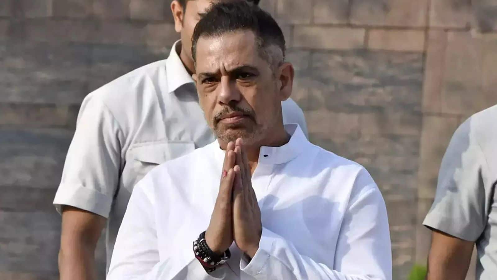 Robert Vadra: पूछताछ के लिए ED दफ्तर पहुंचे रॉबर्ट वाड्रा, हरियाणा लैंड स्कैम मामले में एजेंसी ने किया है तलब