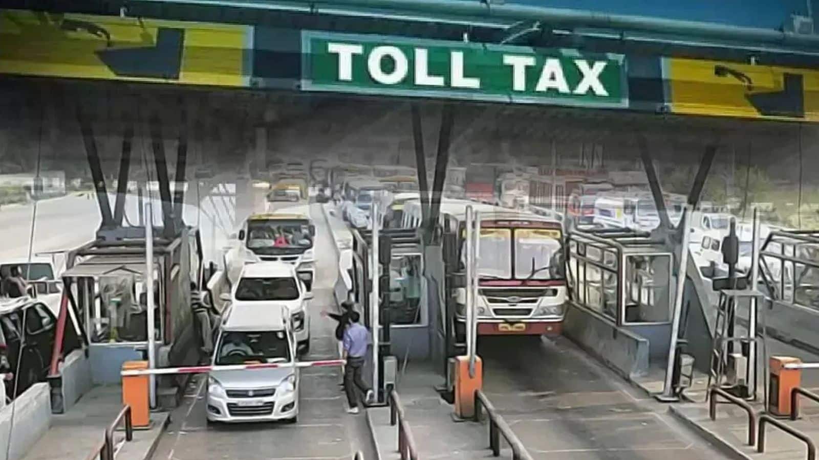New Toll Rate: कर्नाटक में अब हाईवे पर चलना होगा महंगा, टोल दरों में 3-5% का इजाफा