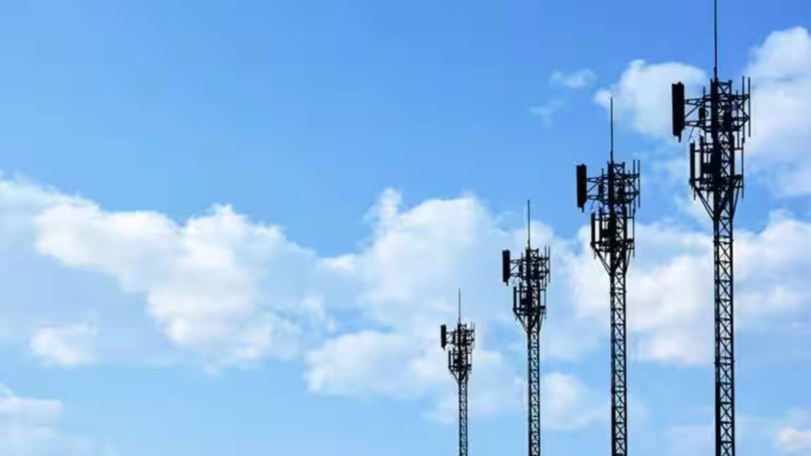 बाजार में गिरावट के बीच Tejas Networks 9% चढ़कर बंद, BSNL को ₹61000 करोड़ के 5G स्पेक्ट्रम एलोकेशन की खबर ने दी रफ्तार बाजार में गिरावट के बीच Tejas Networks 9% चढ़कर बंद, BSNL को ₹61000 करोड़ के 5G स्पेक्ट्रम एलोकेशन की खबर ने दी रफ्तार