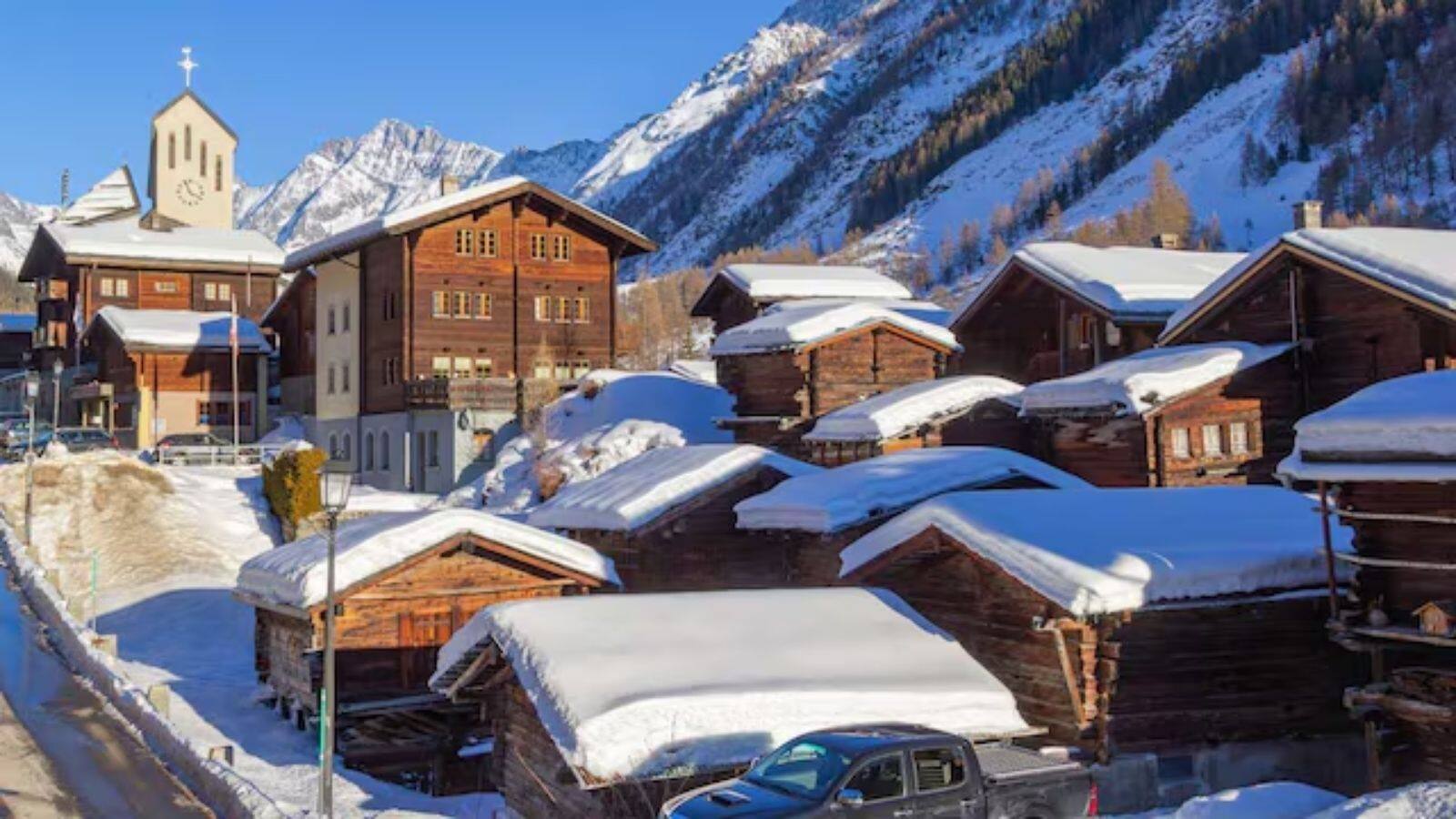 स्विट्जरलैंड में लैंडस्लाइड ने मचाई तबाही, मलबे में समा गया पूरा गांव, देखिए पहले और बाद की तस्वीरें