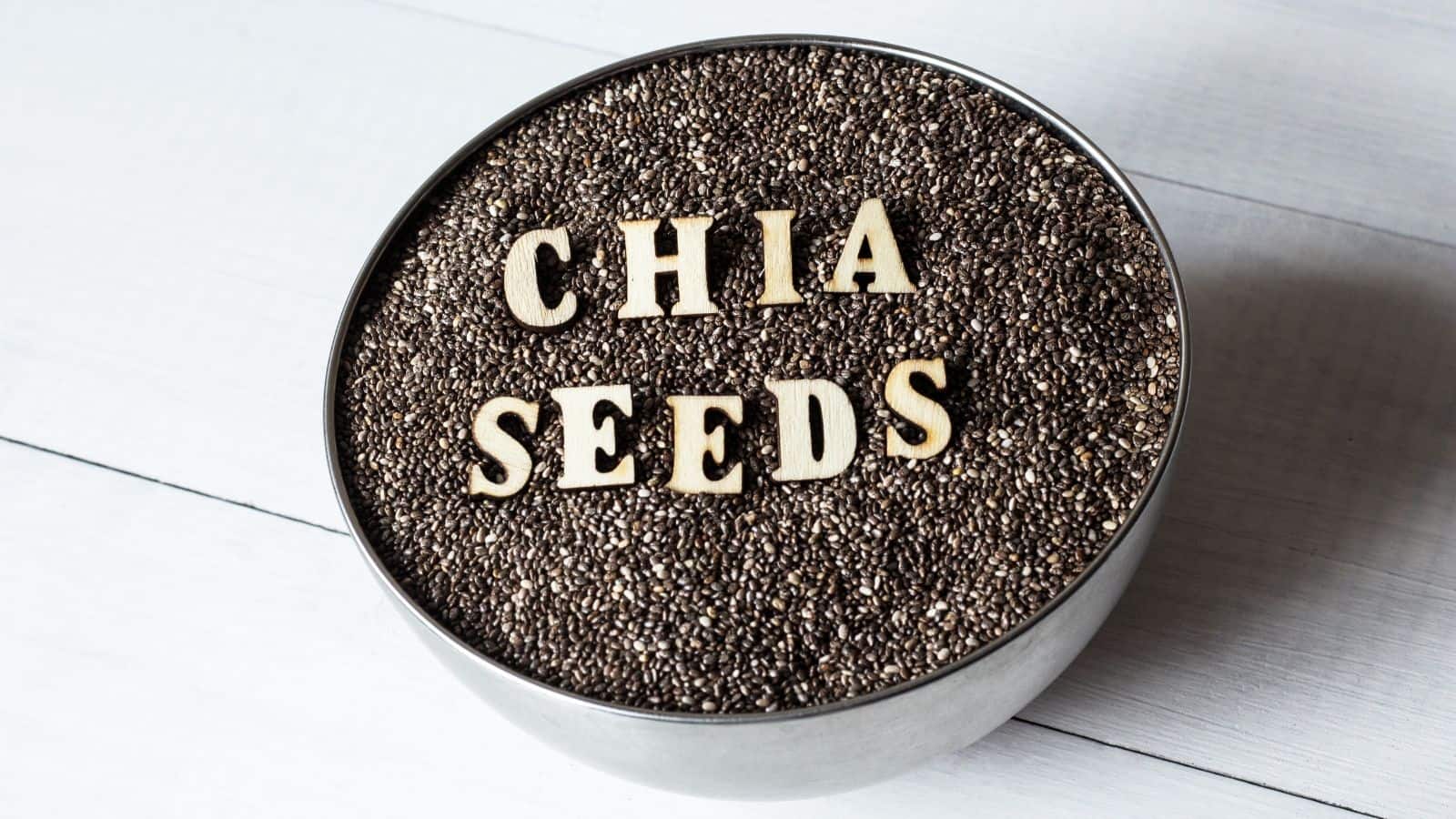 Chia seeds: हर घर में होना चाहिए ये चमत्कारी बीज, 1 चम्मच से मिलेंगे अनगिनत फायदे