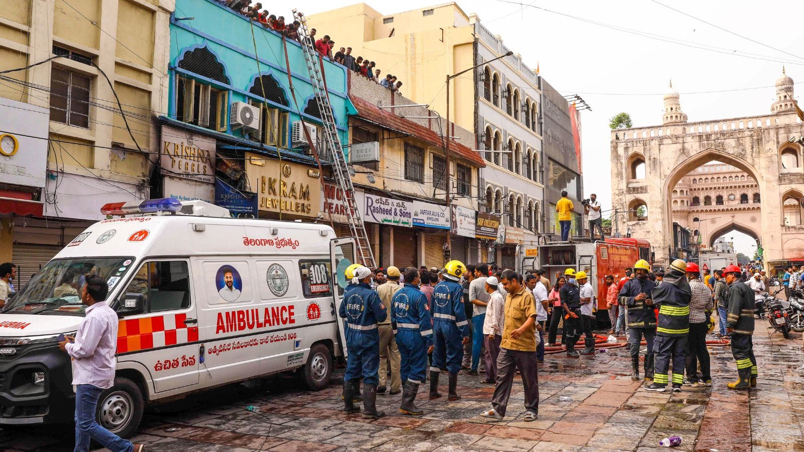 Hyderabad Fire: 'मां ने बच्चों को बचाने के लिए गले से लगाया और उसी हालत में जल गए सब'! हैदराबाद में आग के तांडव की दर्दनाक कहानी