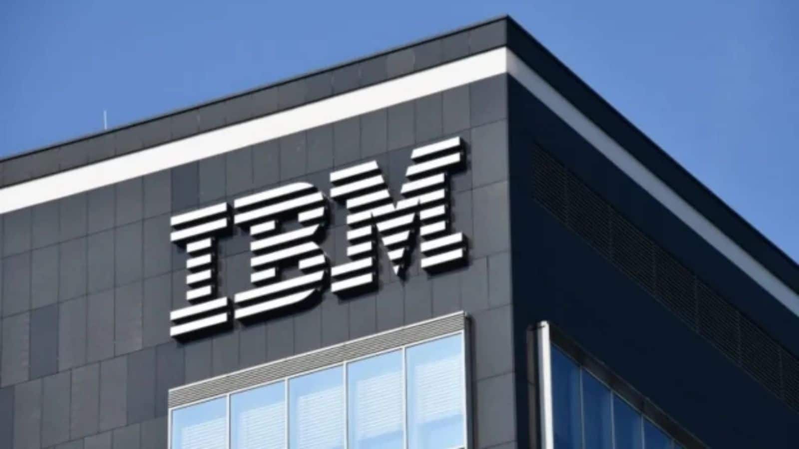 IBM ने की 8,000 कर्मचारियों की छंटनी! HR डिपार्टेमेंट में AI खा गया सैकड़ों लोगों की नौकरी IBM ने की 8,000 कर्मचारियों की छंटनी! HR डिपार्टेमेंट में AI खा गया सैकड़ों लोगों की नौकरी