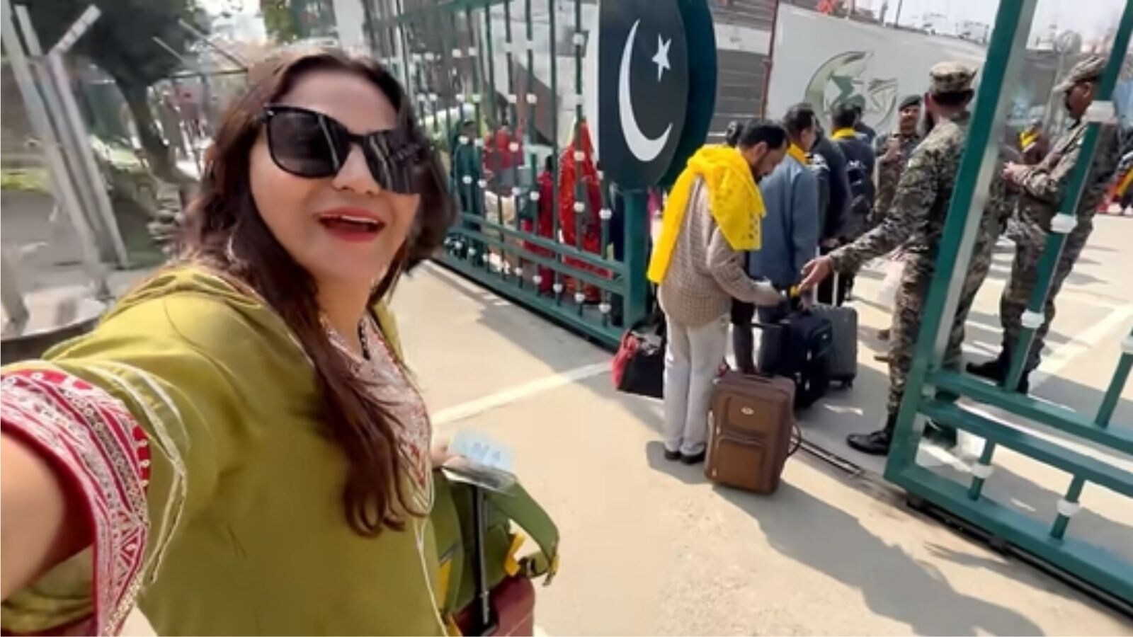 Jyoti Malhotra: लाहौर का अनारकली बाजार और 6 गनमैन...स्कॉटिश यूट्यूबर के वीडियो में खुला ज्योति मल्होत्रा का ये राज - scottish youtuber on jyoti malhotra security in pakistan ...