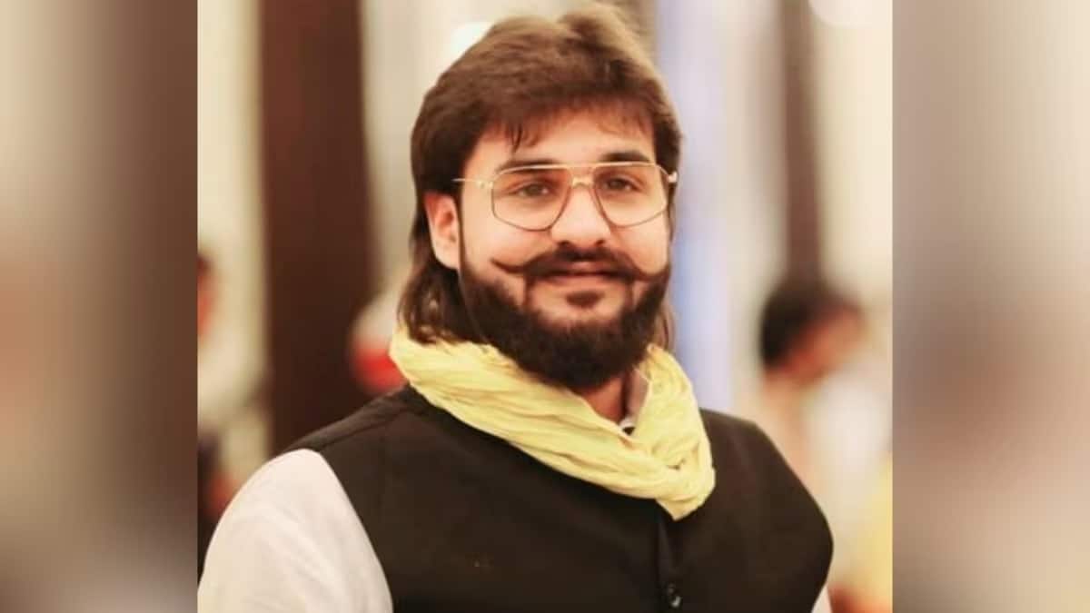 हेट स्पीच केस में मुख्तार अंसारी के बेटे अब्बास को 2 साल की सजा, विधायकी पर भी लटकी तलवार हेट स्पीच केस में मुख्तार अंसारी के बेटे अब्बास को 2 साल की सजा, विधायकी पर भी लटकी तलवार