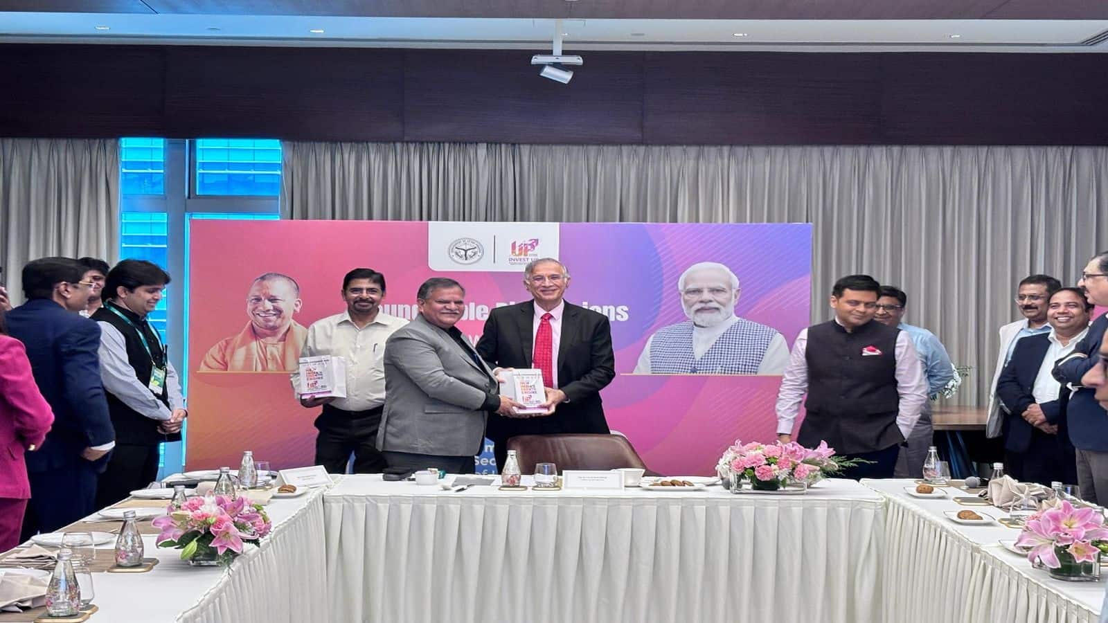 Noida Invest News: सेमीकंडक्टर चिप का सुपर हब बनेगा नोएडा! हीरानंदानी ग्रुप 28,440 करोड़ रुपये का करेगी निवेश
