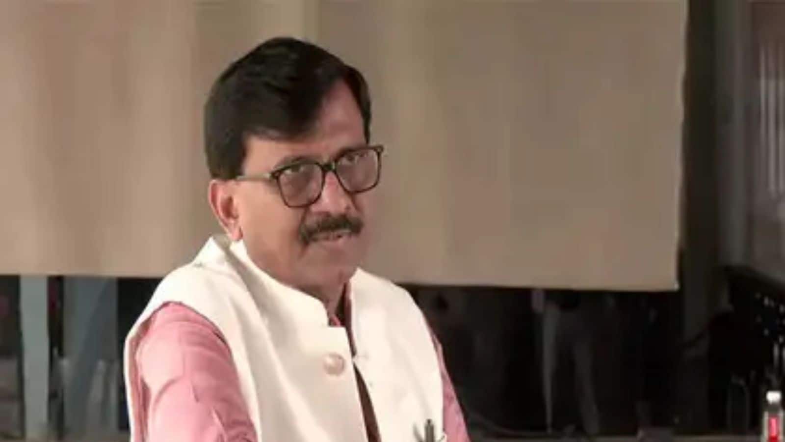 Sanjay Raut: ‘सभी कार्यक्रमों से दूरी...’, संजय राउत की बिगड़ी तबीयत, पीएम मोदी ने कही ये बात Sanjay Raut: ‘सभी कार्यक्रमों से दूरी...’, संजय राउत की बिगड़ी तबीयत, पीएम मोदी ने कही ये बात