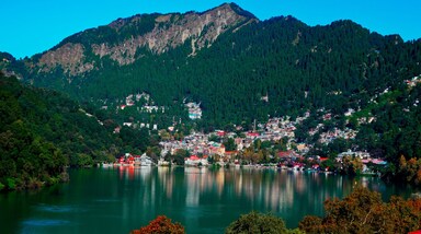 गर्मी के मौसम पहाड़ों और हिल स्टेशनों पर जाना सबसे अच्छा ऑप्शन माना जाता है।  जहां आप अपने परिवार के साथ अच्छा समय बिता सकते हैं। (Photo Credit: Canva)
