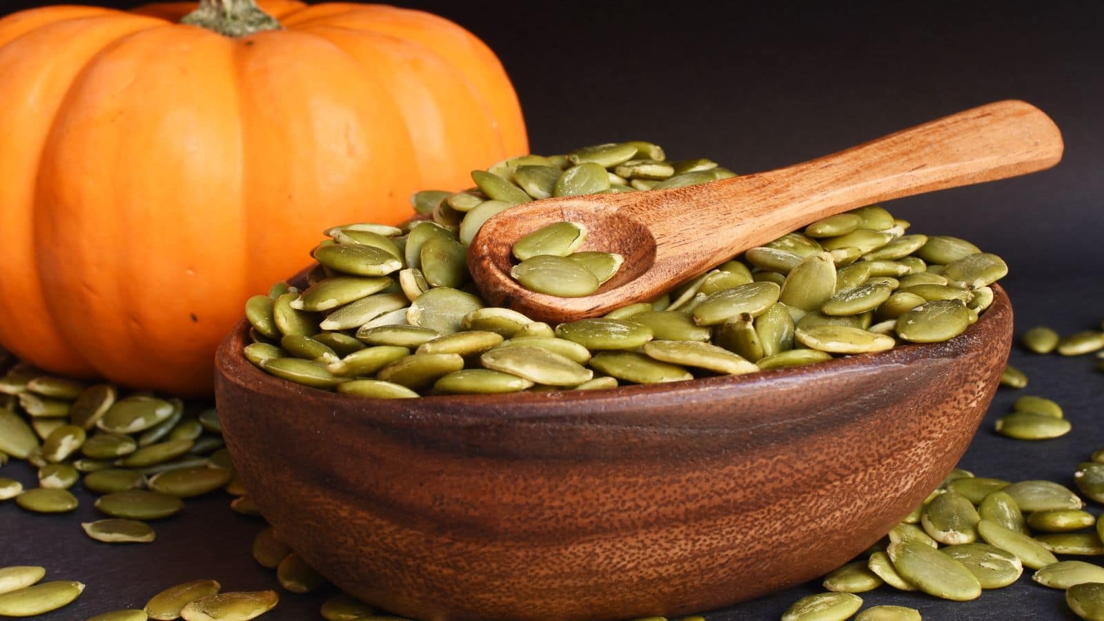 Pumpkin Seeds: सेहत का खजाना हैं कद्दू के बीज, रोजाना खाने से मिलते हैं 9 जबरदस्त फायदे