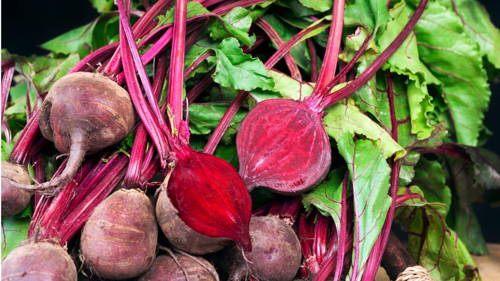 Beetroot For Diabetes: चुकंदर से कंट्रोल होगा बढ़ा हुआ शुगर लेवल, डायबिटीज मरीजों के लिए वरदान
