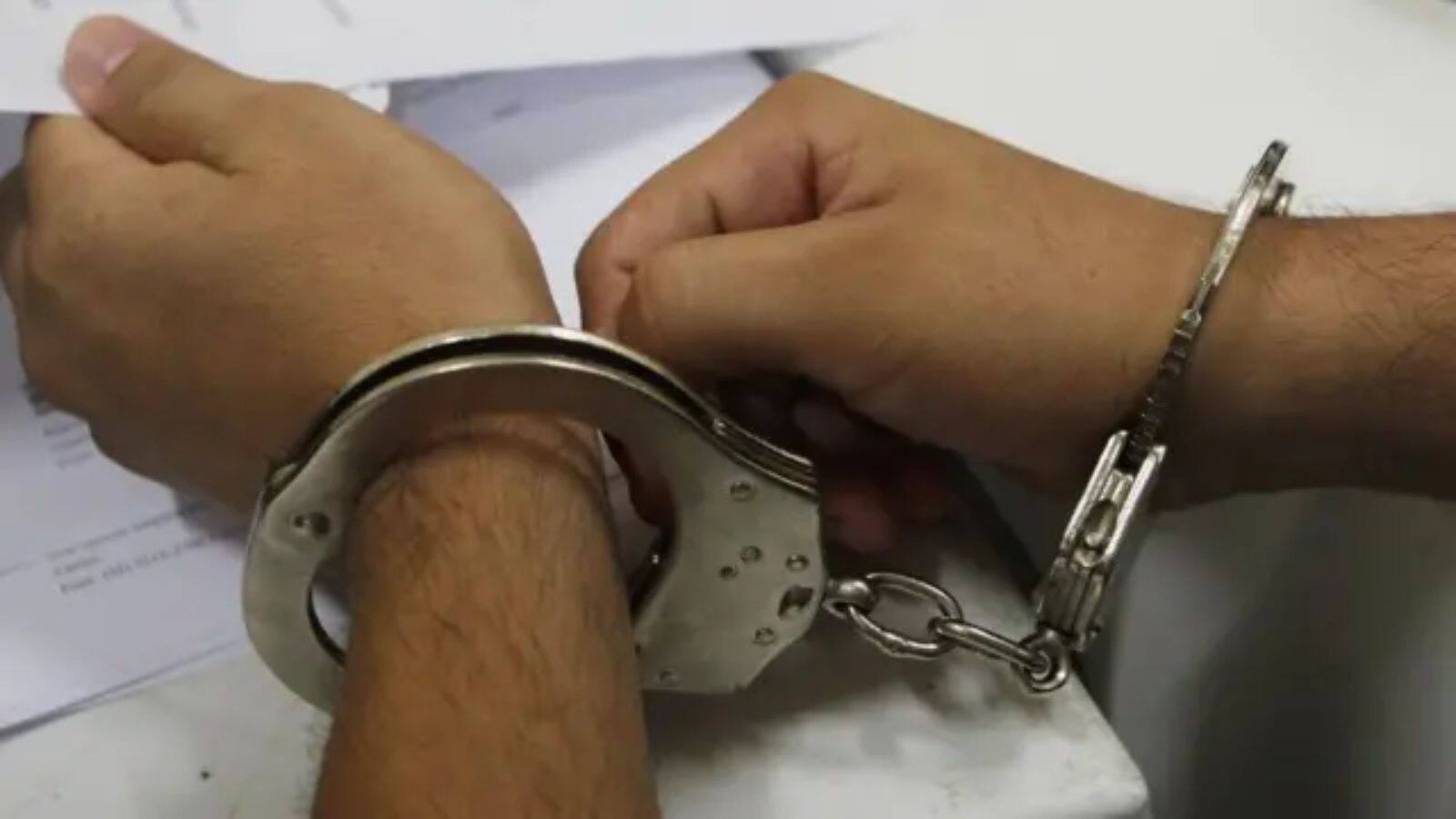 National-महाराष्ट्र की IPS अधिकारी रश्मि करंदीकर के पति को मुंबई पुलिस की EOW ने किया गिरफ्तार, लगा धोखाधड़ी का आरोप – #INA