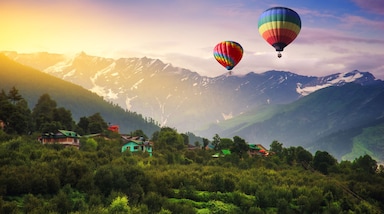हिमाचल प्रदेश में की ऐसे कई खूबसूरत हिल स्टेशन है जहां पर आपको गर्मियों के इस सीजन में घूमना बिल्कुल भी मिस नहीं करना चाहिए। (Photo Credit: Canva)