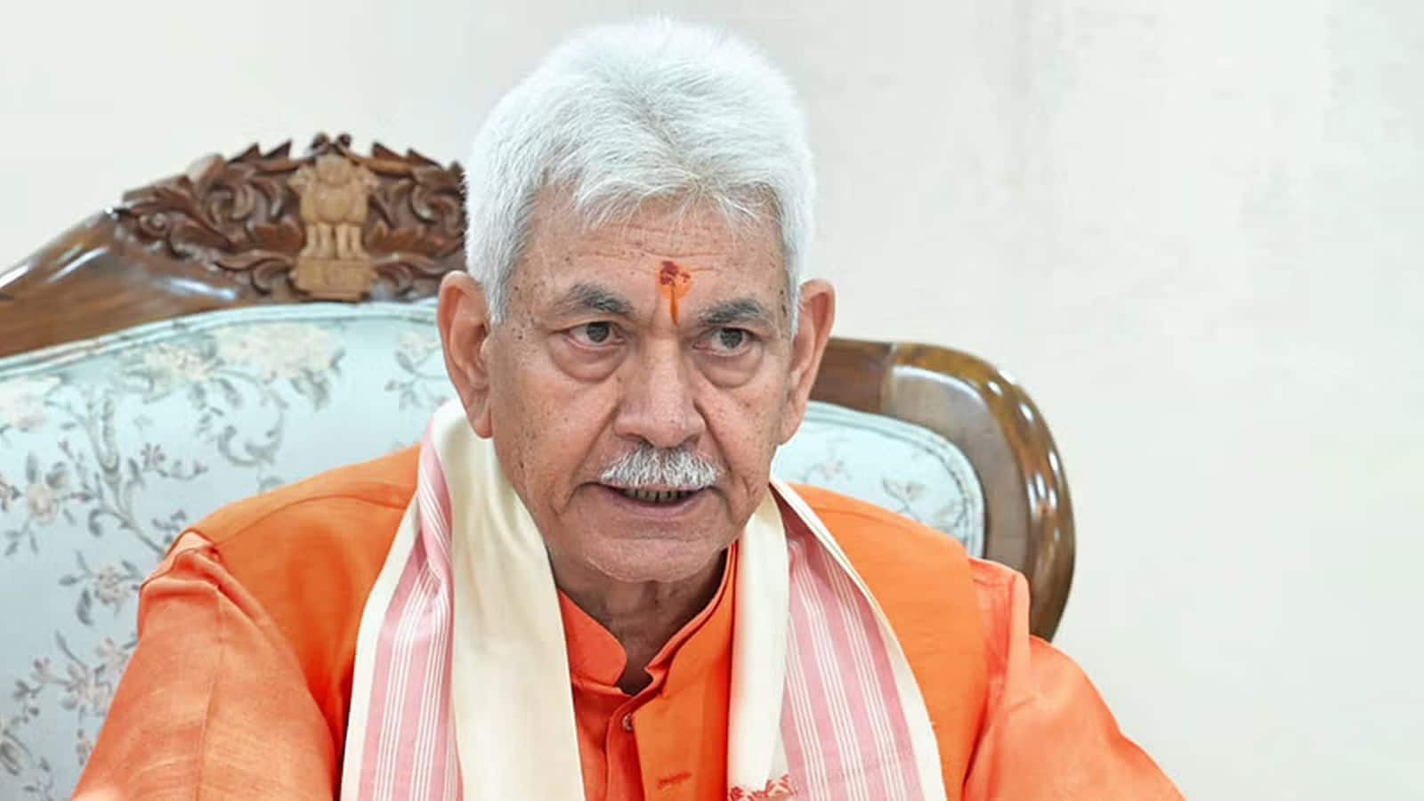 J&K News: जम्मू-कश्मीर के 3 सरकारी कर्मचारी बर्खास्त, लश्कर और हिजबुल के लिए करते थे काम