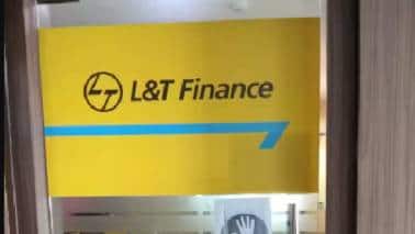 L&T Finance । मौजूदा भाव: ₹186.20 (-0.88%)   ब्रोकरेज फर्म यूबीएस ने एलएंडटी फाइनेंस की रेटिंग को खरीदारी से घटाकर न्यूट्रल की तो शेयर इंट्रा-डे में आज 3.54% टूटकर ₹181.20 पर आ गए। ब्रोकरेज फर्म ने रेटिंग में कटौती की है लेकिन टारगेट प्राइस ₹177 से बढ़ाकर ₹210 किया है।