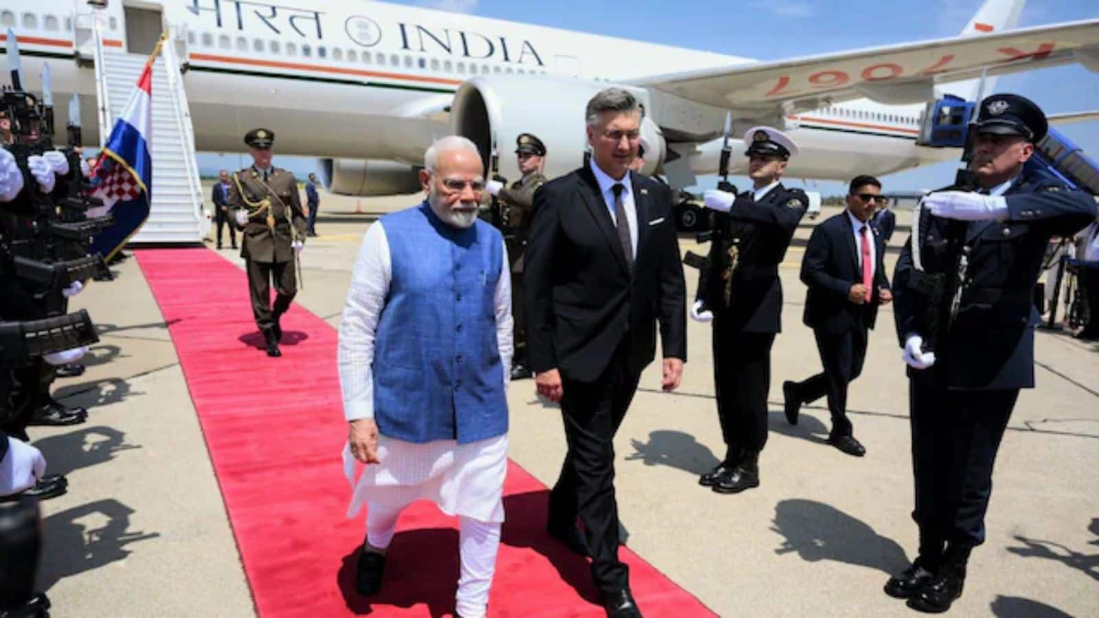 National-क्रोएशिया पहुंचे प्रधानमंत्री मोदी का जाग्रेब में हुआ जोरदार स्वागत, ऐतिहासिक यात्रा से बनेंगे कई कीर्तिमान – #INA