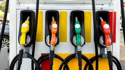 Petrol Diesel Price Today: सरकारी तेल कंपनियां रोज सुबह 6 बजे नए पेट्रोल-डीजल रेट जारी करती हैं। 