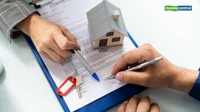 Property: नोएडा और ग्रेटर नोएडा जैसे शहरों में घर या प्लॉट खरीदने वाले ज्यादातर लोगों को लीजहोल्ड प्रॉपर्टी ही मिलती है।