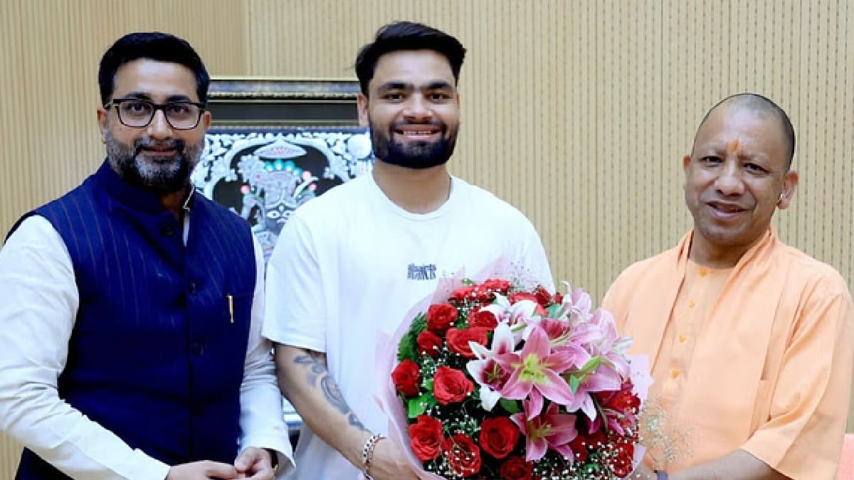 Rinku Singh: 10वीं पास नहीं फिर रिंकू सिंह कैसे बने बेसिक शिक्षा अधिकारी? एजुकेशन पर उठ रहे ये सवाल Rinku Singh: 10वीं पास नहीं फिर रिंकू सिंह कैसे बने बेसिक शिक्षा अधिकारी? एजुकेशन पर उठ रहे ये सवाल