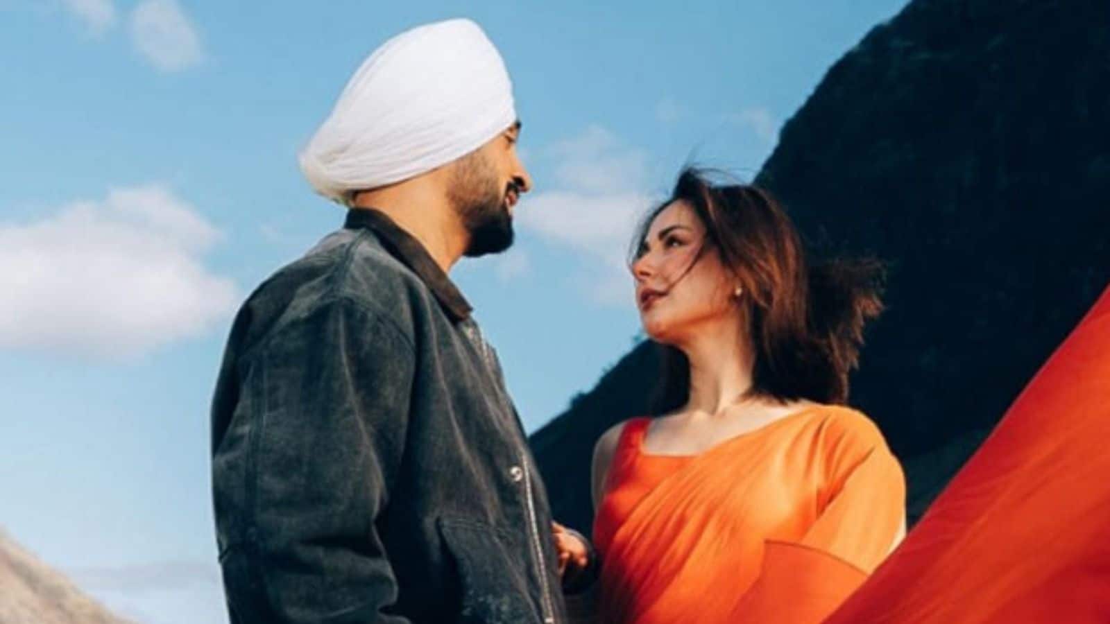 Sardaar Ji 3 Trailer: पाकिस्तानी एक्ट्रेस हानिया आमिर संग रोमांस करेंगे दिलजीत, 'सरदार जी 3' का ट्रेलर देख लोग भड़के, बताया देशद्रोही Sardaar Ji 3 Trailer: पाकिस्तानी एक्ट्रेस हानिया आमिर संग रोमांस करेंगे दिलजीत, 'सरदार जी 3' का ट्रेलर देख लोग भड़के, बताया देशद्रोही