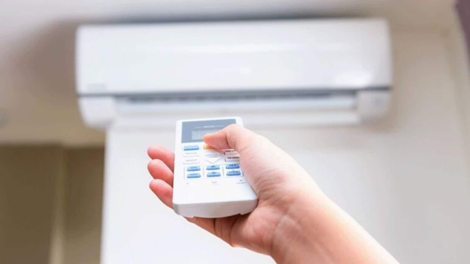Voltas Share Price: वोल्टाज के शेयरों में सुस्त कारोबार, ब्रोकरेज से जानें स्टॉक को खरीदें, बेचें या करें होल्ड