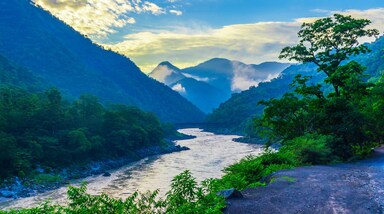 इस वीकेंड दिल्ली के आस-पास इन जगहों पर इस वीकेंड अपने दोस्तों और परिवार के साथ जा सकते हैं।  (Photo Credit: Canva)