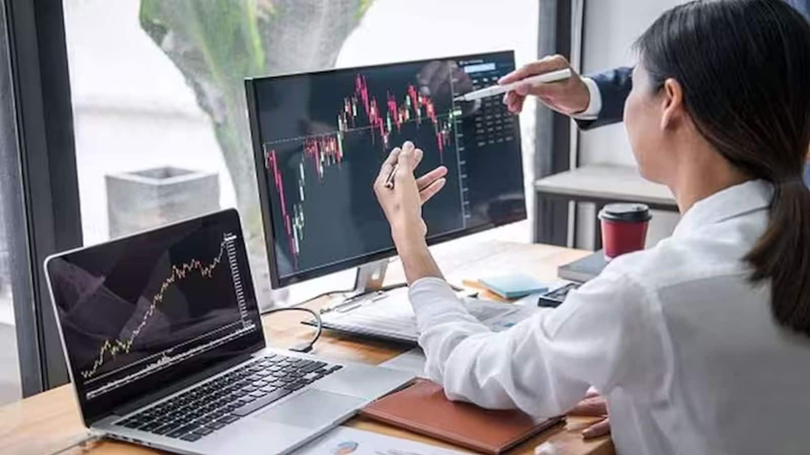 Market closed on a powerful lead on the final day of enterprise week, consultants put bets on these 4 shares for incomes robust earnings