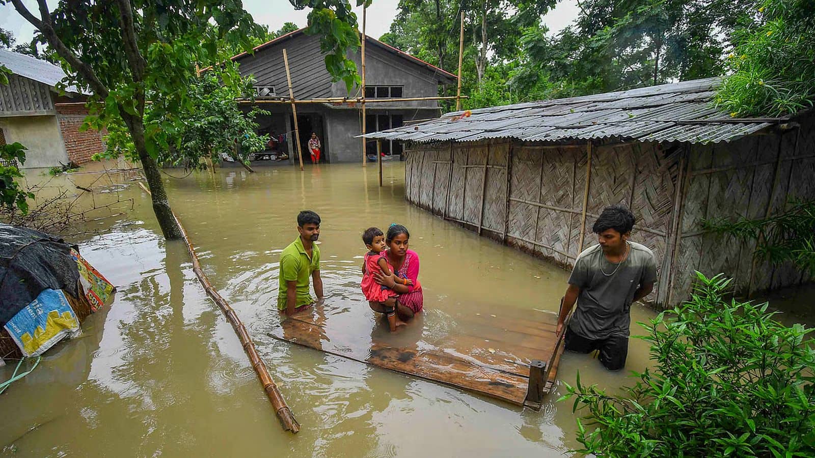IMD Rain Alert: इस सप्ताह इन राज्यों में होगी मूसलाधार बारिश! पूर्वोत्तर में बिगड़े हालात, असम और मेघालय में रेड अलर्ट, जानें आपके राज्य में कैसा रहेगा मौसम
