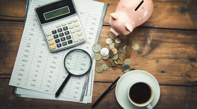 ITR Filing 2025: फाइनेंशियल ईयर 2024-25 (AY 2025-26) के लिए ITR फाइल करते समय कुछ जरूरी डॉक्यूमेंट्स पहले से तैयार रखें।