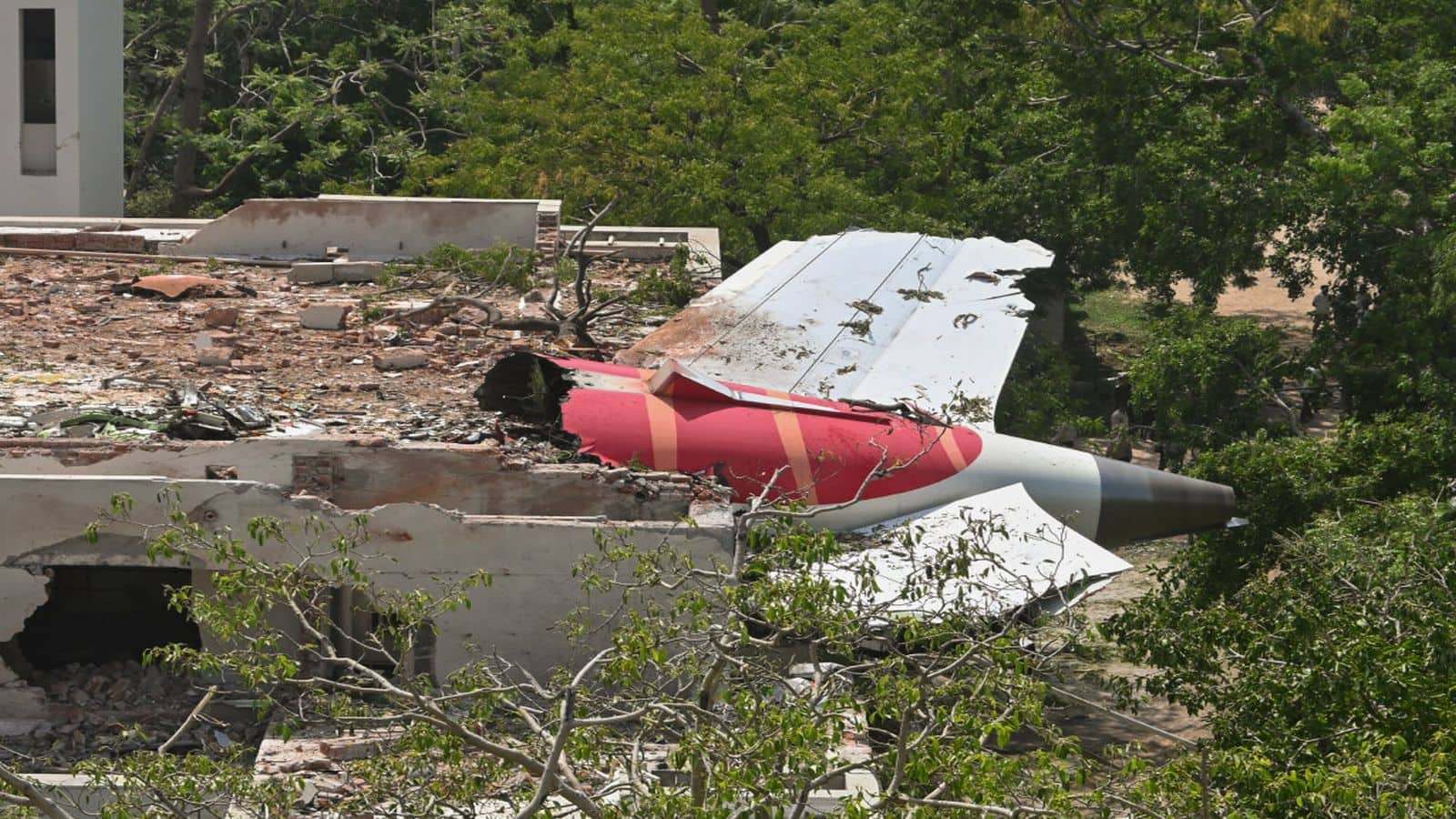 Air India Crash: बोइंग और GE एयरोस्पेस के शेयरों में भारी गिरावट, 5% तक टूटा भाव, एक्सपर्ट्स ने बताई ये बड़ी वजह