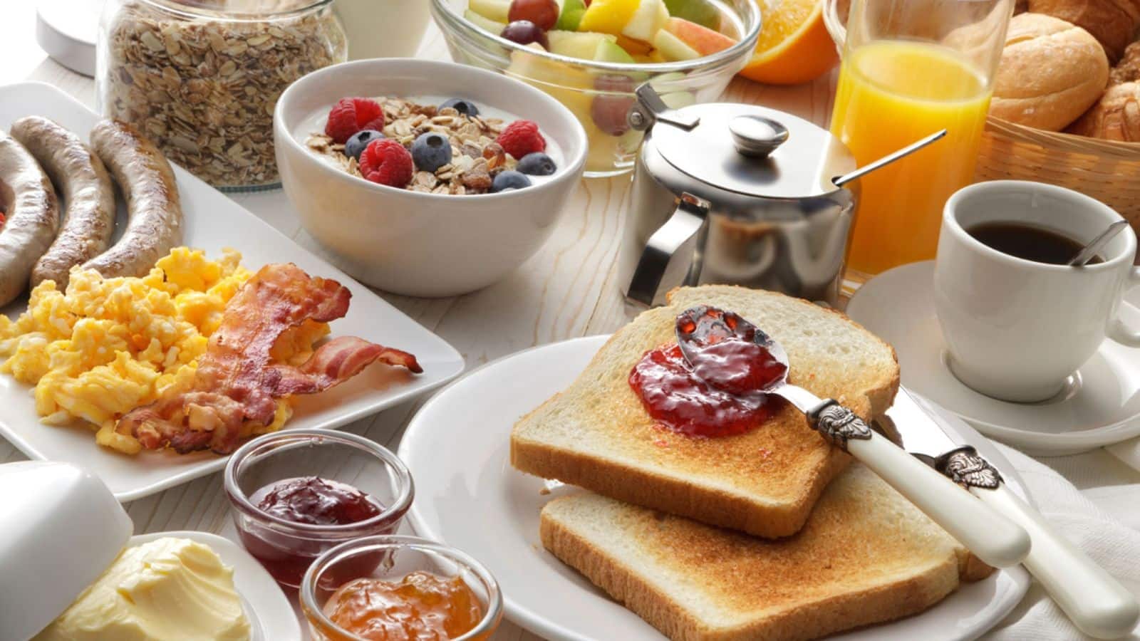Worst Breakfast: ब्रेकफास्ट में ये 5 चीजें खा लीं तो बर्बाद हो जाएगी सेहत! पेट भी देगा जवाब