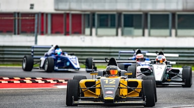 आइए देखते हैं F1 ड्राइवर्स की इस लिस्ट में कौन-कौन हैं (Photo: Canav) 
