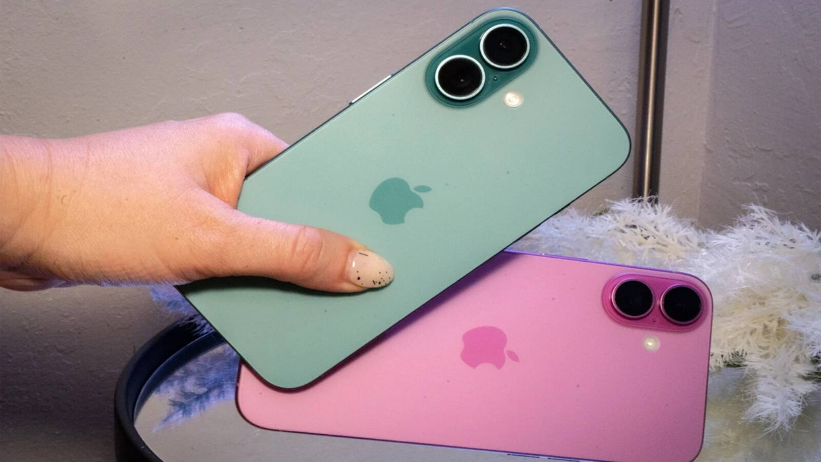 भारत में 8% बढ़ी स्मार्टफोन की बिक्री, iPhone 16 की मांग सबसे ज्यादा भारत में 8% बढ़ी स्मार्टफोन की बिक्री, iPhone 16 की मांग सबसे ज्यादा