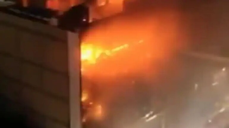 Iraq Shopping Mall Fire: इराक के शॉपिंग मॉल में भीषण आग लगने से 50 लोगों की  मौत, दर्जनों लोग झुलसे - iraq fire at least 50 people killed and many  injured as
