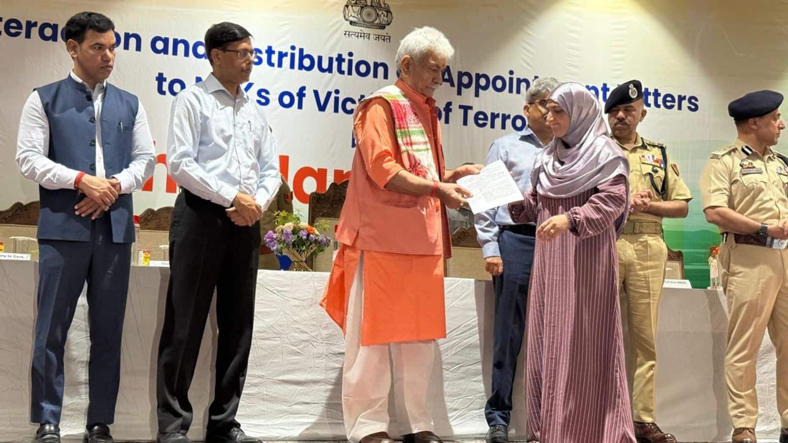 जिन्होंने आतंकवादी हिंसा में अपनों को खोया, उनके जख्म पर मलहम लगाने की जम्मू-कश्मीर में शुरू हुई बड़ी कवायद