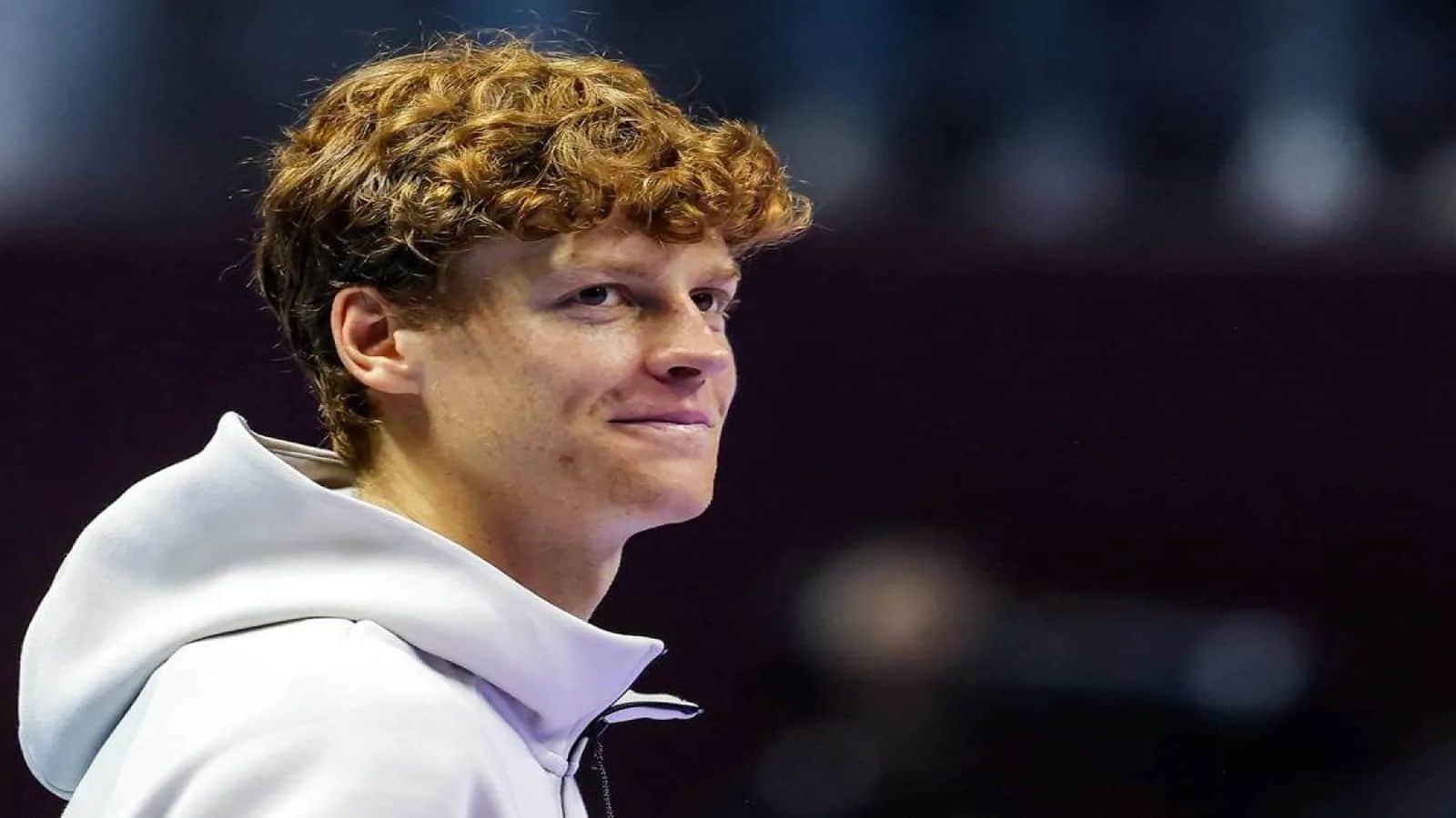 WIMBLEDON 2025 prize Money: Yanik Sinner won a prize money of £ 3,000,000 (three million pounds) after winning Wimbledon 2025. He received a reward of more than Rs 34 crore in Indian rupees. At the same time, Alkaraja won £ 1,520,000. This figure in Indian currency is around Rs 17 crore.