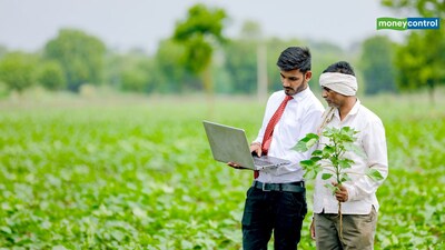 PM Kisan Samman Nidhi: देश के करोड़ों किसानों की आमदनी बढ़ाने के लिए केंद्र सरकार प्रधानमंत्री किसान सम्मान निधि योजना चला रही है। 