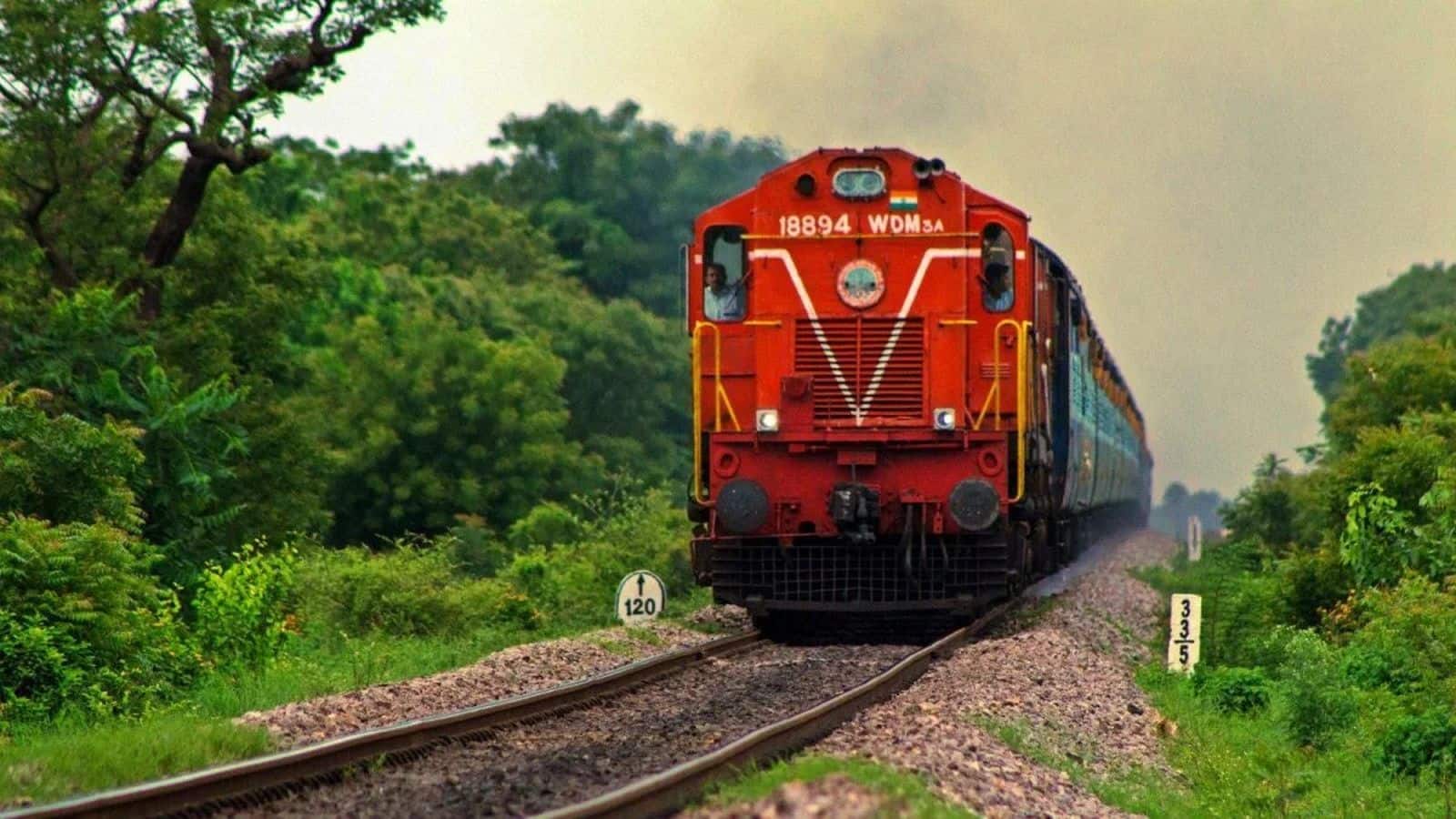 Railways Job 2025: भारतीय रेलवे में इस साल 50,000 नौकरियां देने की तैयारी, सरकार का दावा- 9000 नियुक्ति पत्र जारी