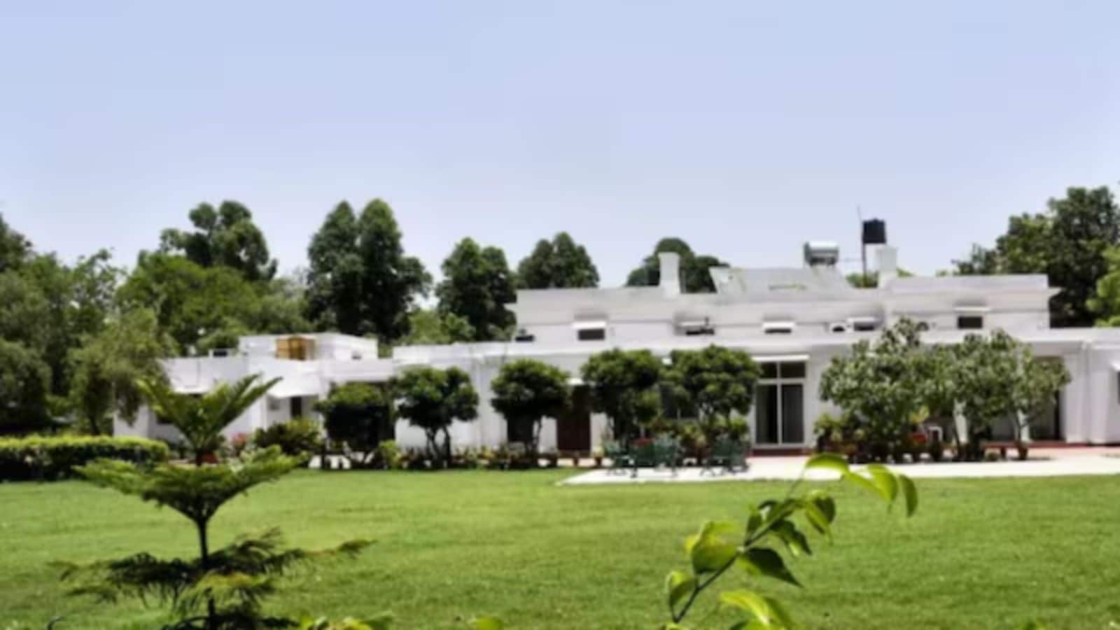 अब इस आलीशान बंगले में रहेंगे पूर्व उपराष्ट्रपति जगदीप धनखड़, सिर्फ इन लोगों को ही होता है अलॉट