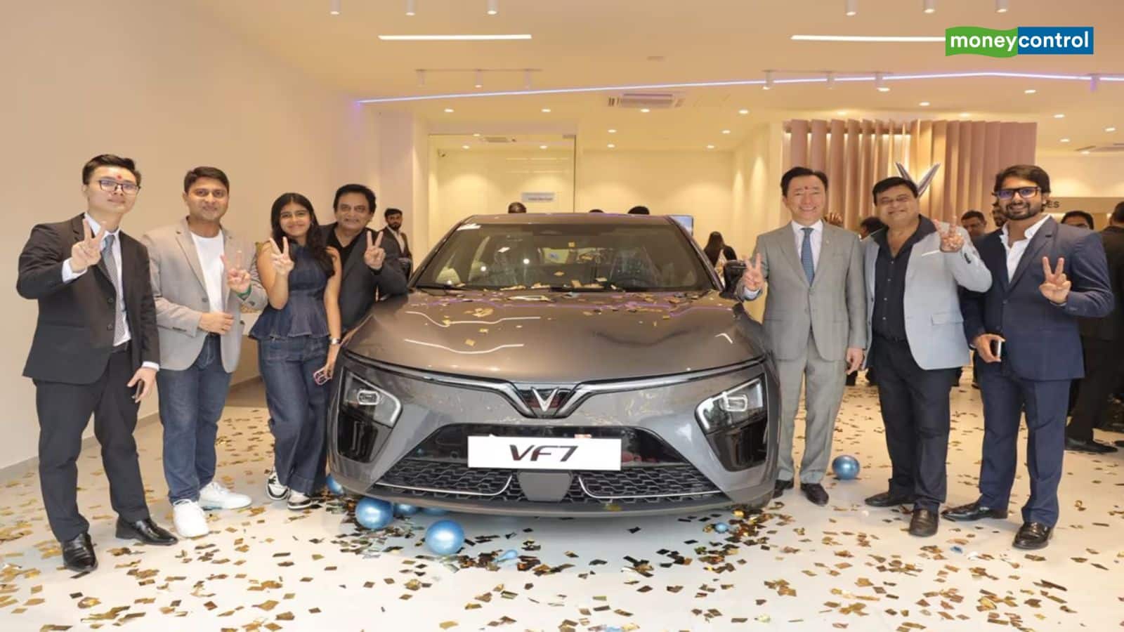 VinFast ने भारत में खोला पहला शोरूम, क्या मस्क की Tesla की बढ़ेंगी मुश्किलें?