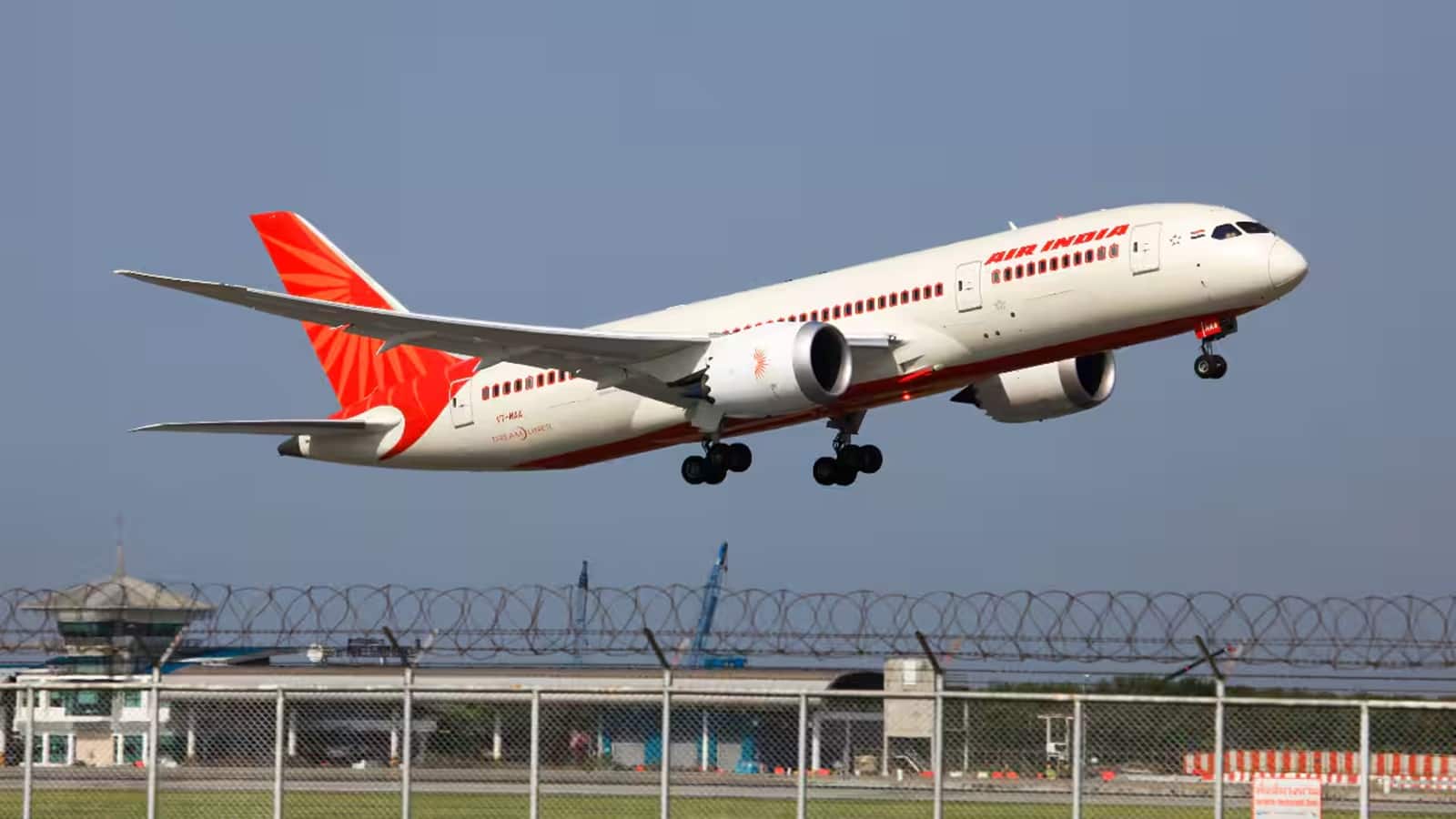 पायलट संगठन ने सरकार को लिखा पत्र, एयर इंडिया के सभी बोइंग 787 विमानों की उड़ानें रोकने की मांग