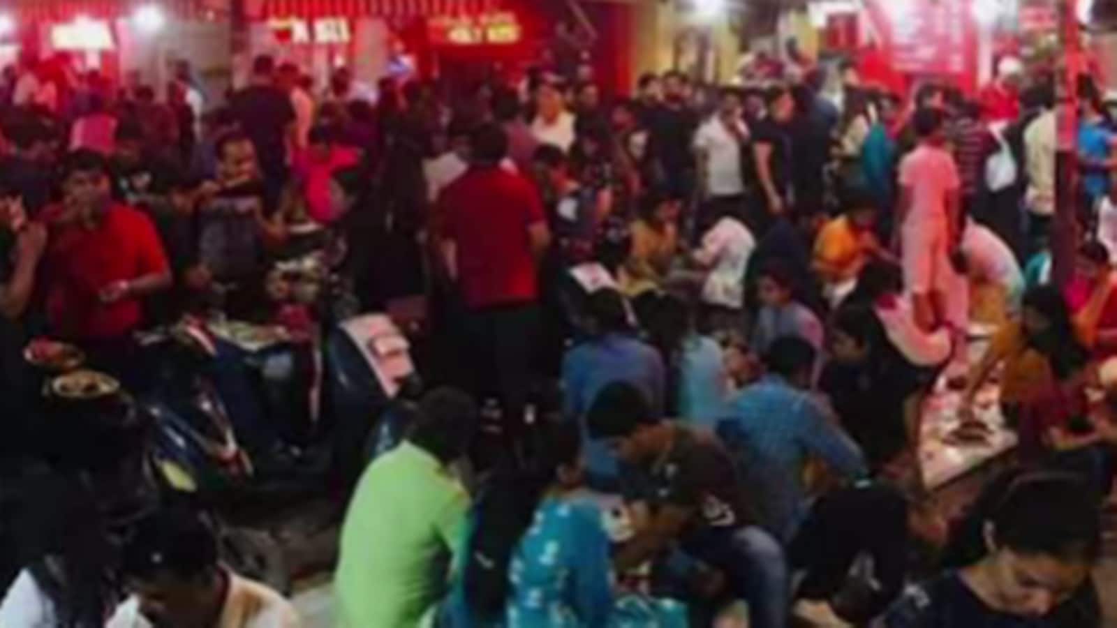 ना बैठने की जगह, ना जोमैटो, फिर भी ₹100 करोड़ से अधिक है इस ढाबे का कारोबार