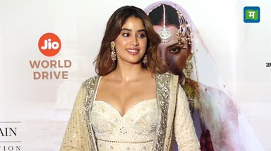 एक्ट्रेस की ये फोटो सोशल मीडिया पर तेजी से वायरल हो रही है। 